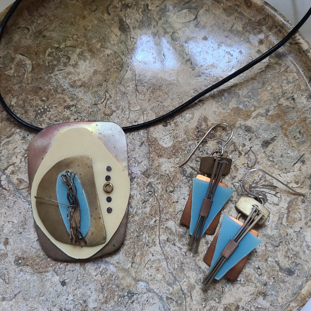 Artistian Handmade Abstract Copper Brass Plastic Wire Necklace Earrings Set